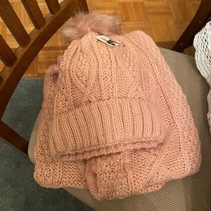 New with tag Hat and scarf set